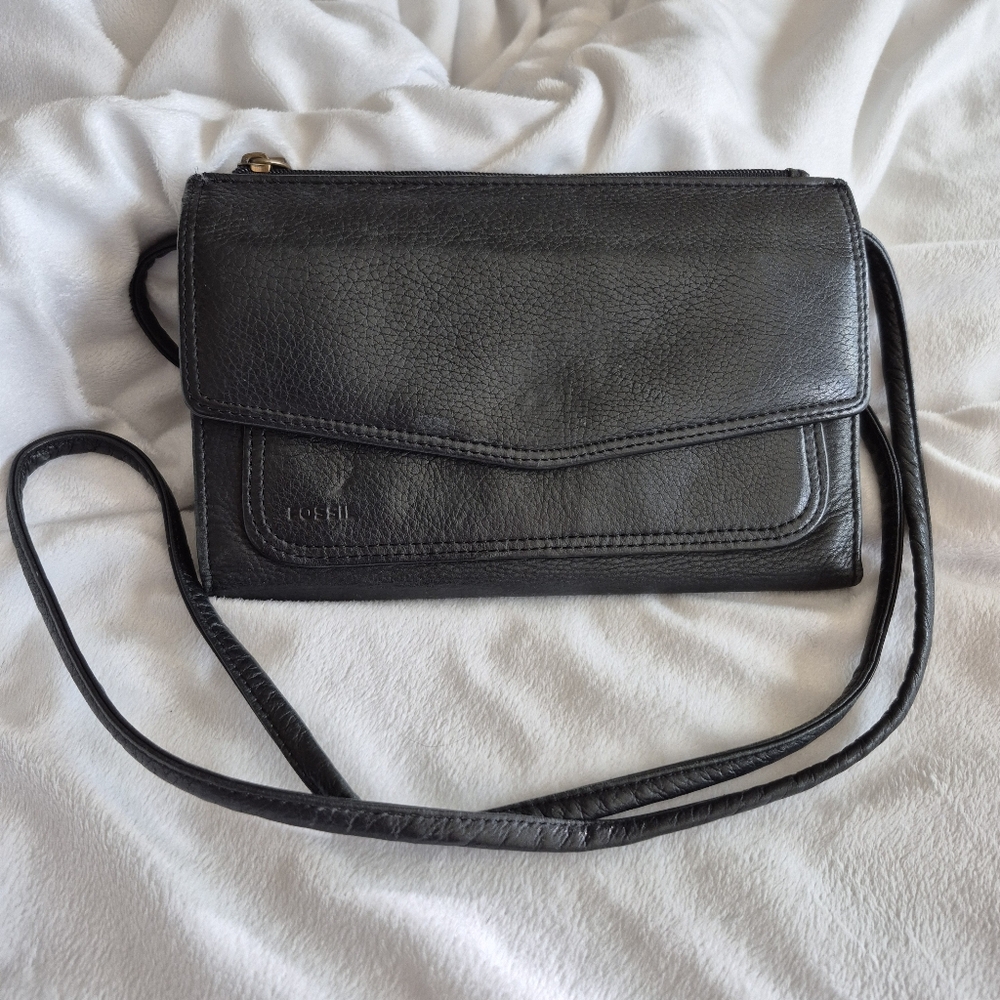 FOSSIL Leather Black Crossbody Wallet